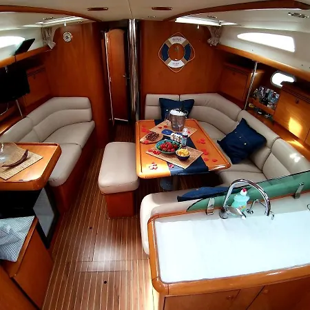 Velero Babu Puerto Calero