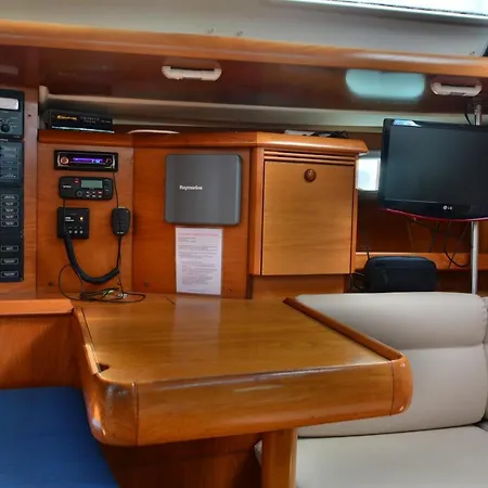 Velero Babu Bateau-hôtel