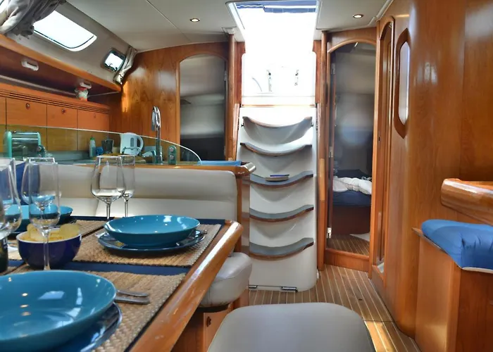 Velero Babu Hotel na wodzie